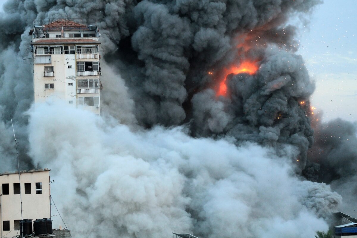 Smoke and flames billow after Israeli forces struck in Gaza City